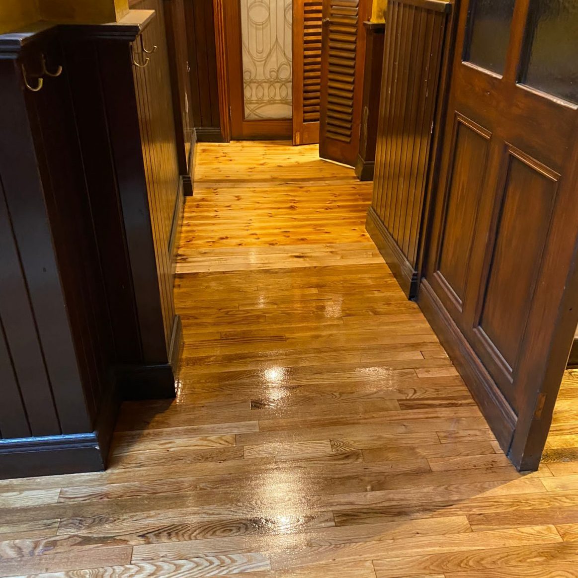 pub floor sanding -rh wood floors